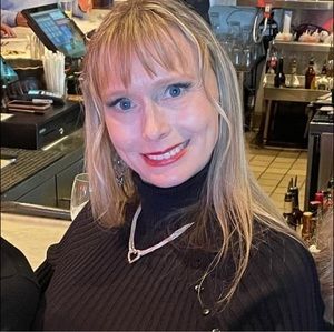 Meet your Posher, Bernadette